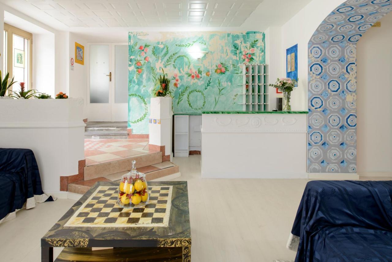 Hotel San Francesco E Il Lupo Губио Екстериор снимка