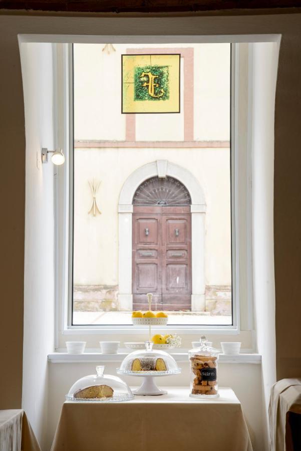 Hotel San Francesco E Il Lupo Губио Екстериор снимка