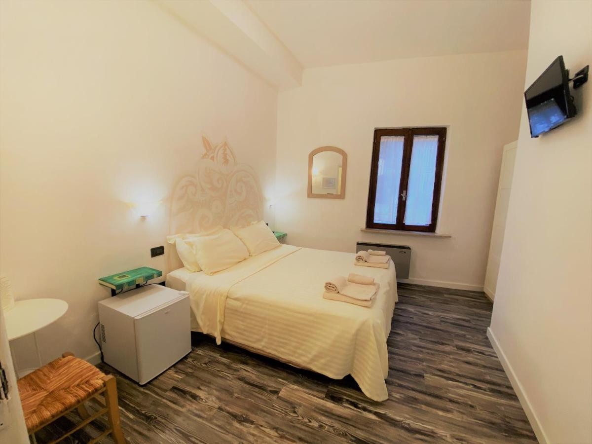Hotel San Francesco E Il Lupo Губио Екстериор снимка