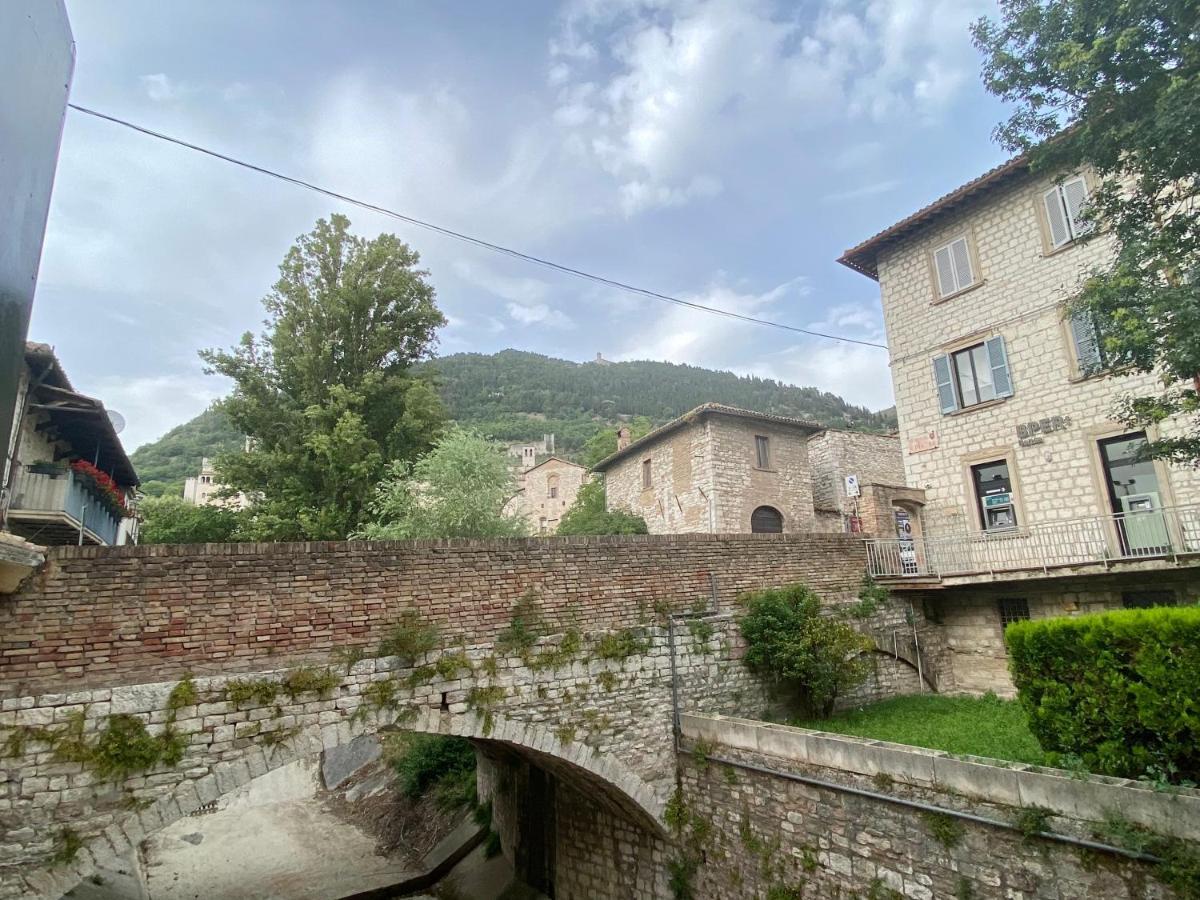 Hotel San Francesco E Il Lupo Губио Екстериор снимка
